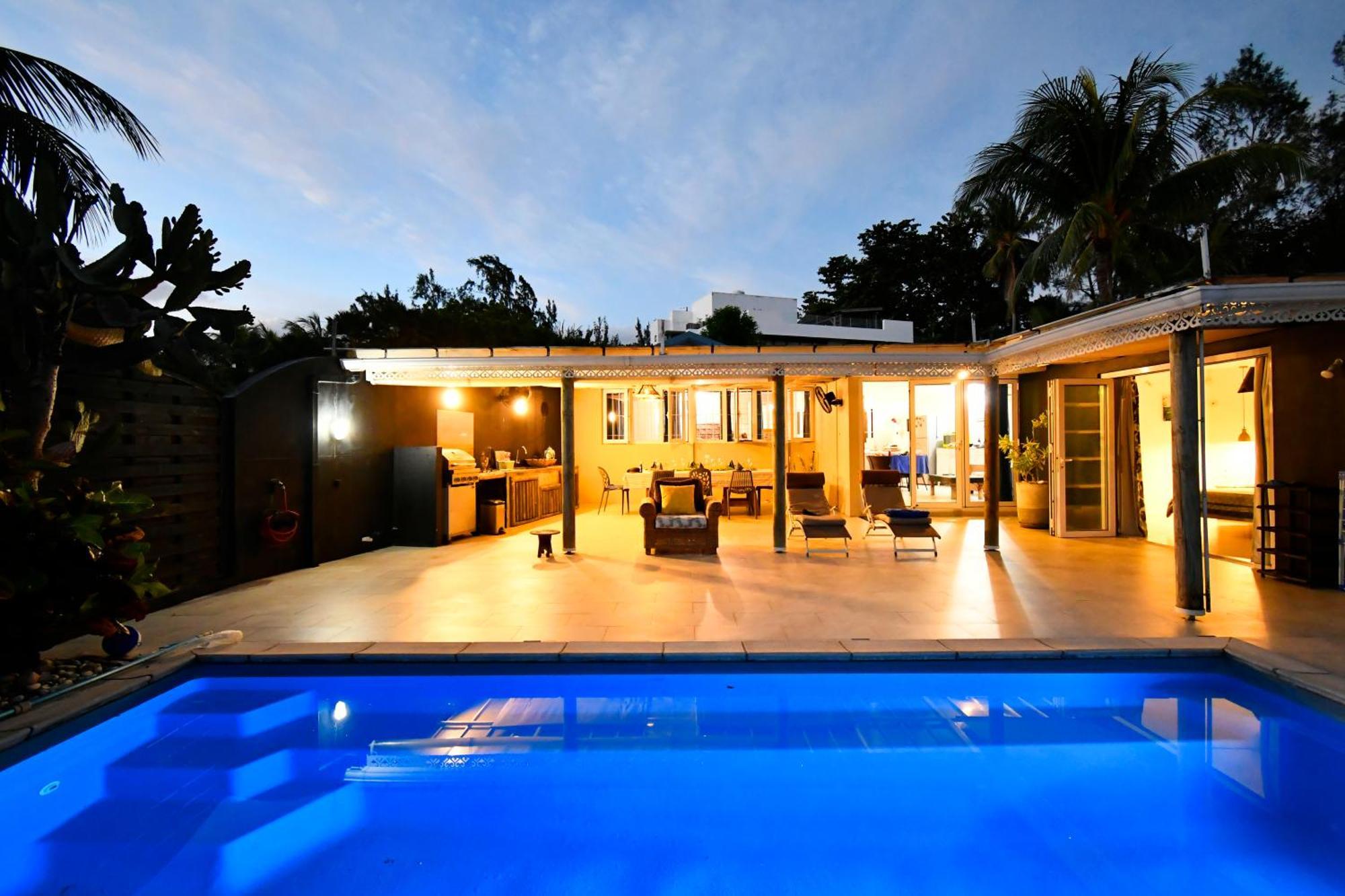 Chalet Kestrel With Pool On The Beach Riambel Exterior photo