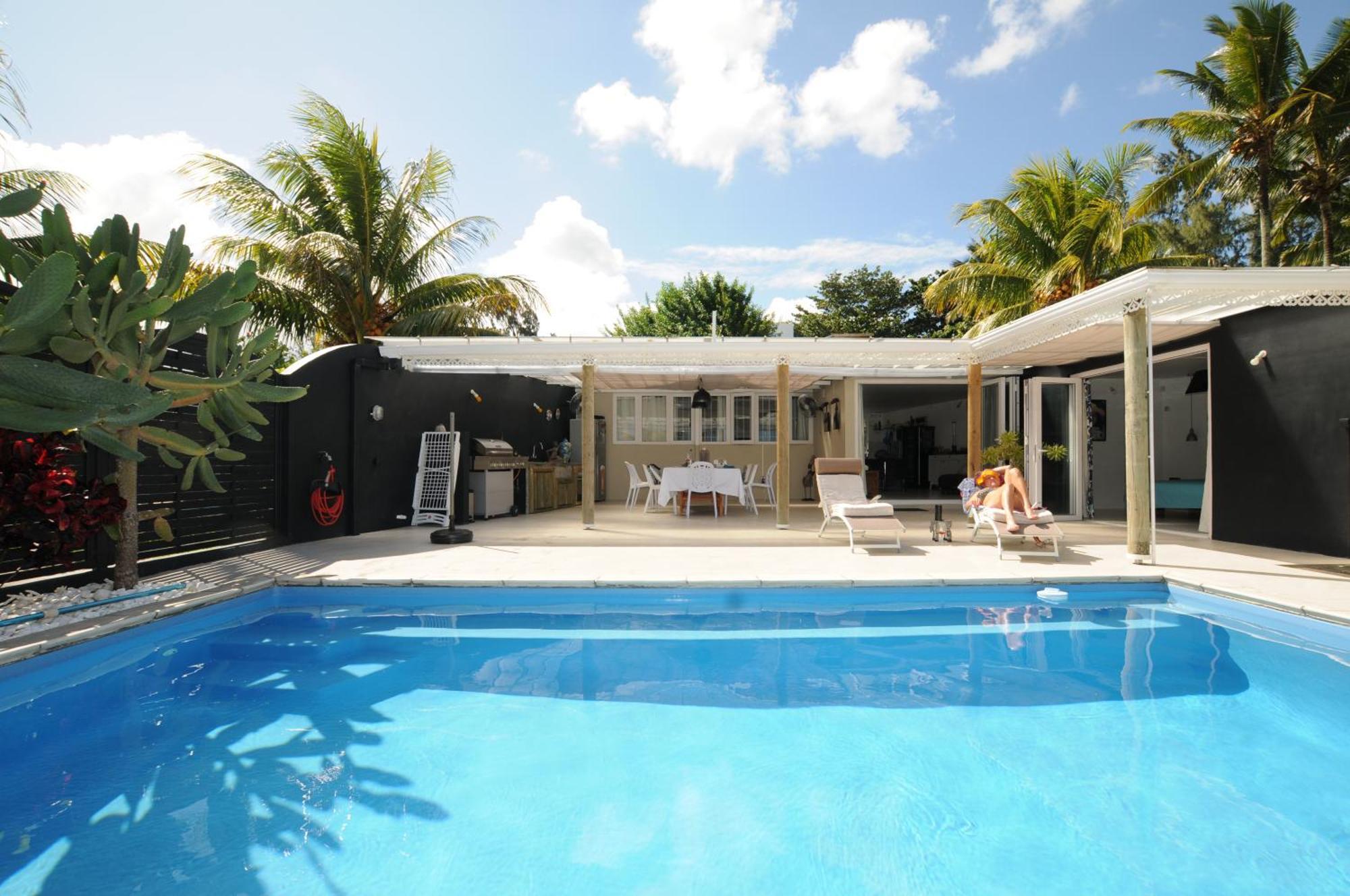 Chalet Kestrel With Pool On The Beach Riambel Exterior photo